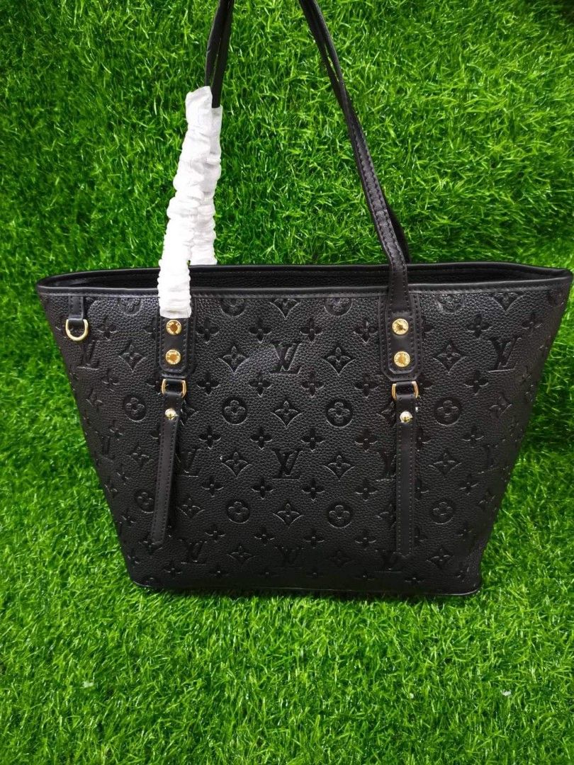Trixie tote bag medium Luxury Bags Wallets on Carousell
