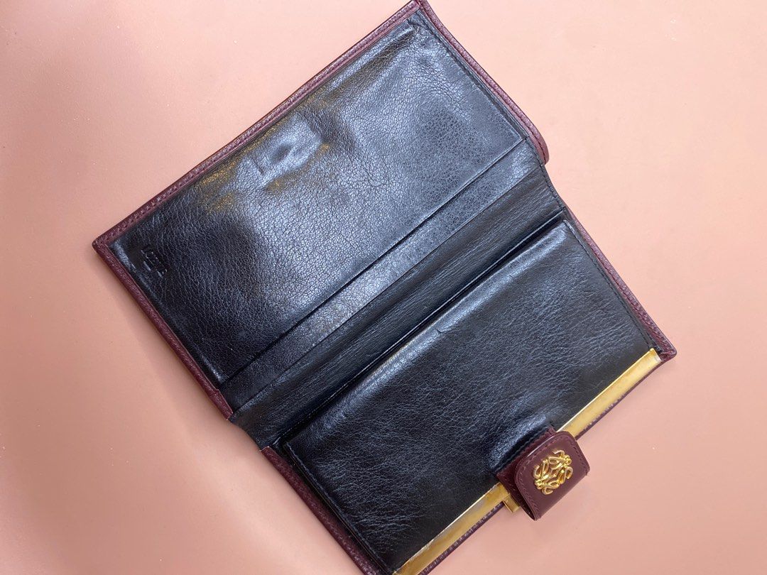 ♡ L O E W E (Category: Luxury Bags & Wallets) located in Valenzuela. Submitted by cityandsea (Listing ID 1320632676, Image 3). Description: ♡ L O E W E - [Anagram Leather Clasp Bi-fold Long Wallet] 🏷️ ₱5,000 Rank AB [very good condition, with minor but negligible signs of use] * 100% Authentic * Anagram Leather Clasp Bi-fold Long Wallet * Size: W 16cm x H 10cm x D 1cm * Color: Wine Red * Color may vary due to photographic lighting - First mine a