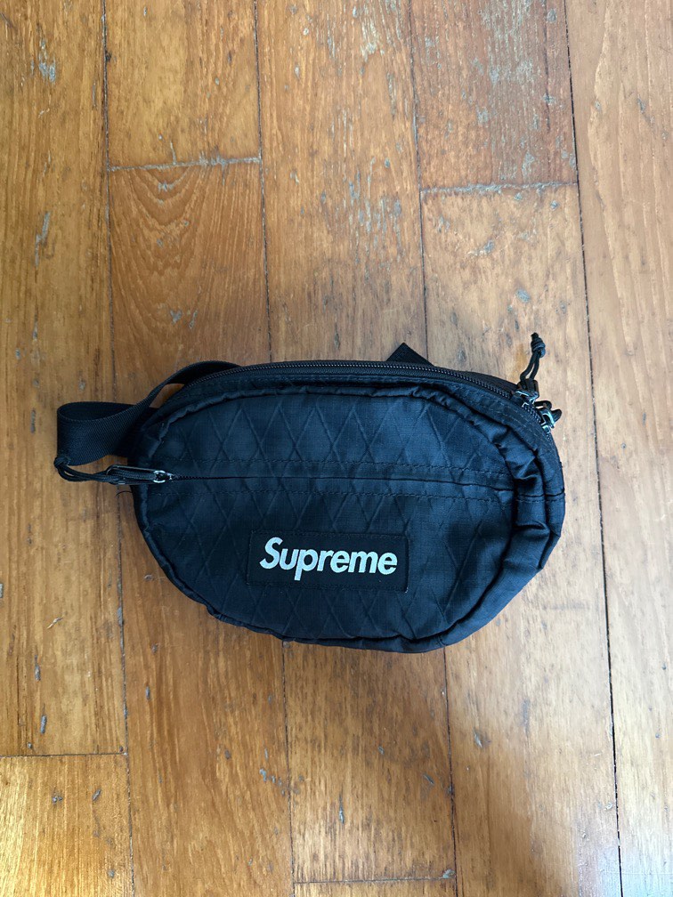 Authentic Supreme Fanny Pack Men s Fashion Bags Sling Bags on Carousell