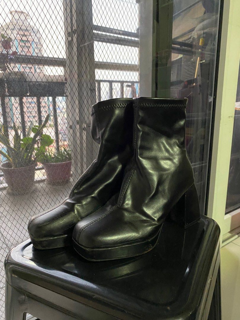 Black Leather Boots Heels (Synthetic) (Category: Heels) located in Manila. Submitted by tamaraq (Listing ID 1320627545, Image 2). Description: bought for 350 in orange app FLAWS include worn fabric inside, but still intact RFS not using anymore .