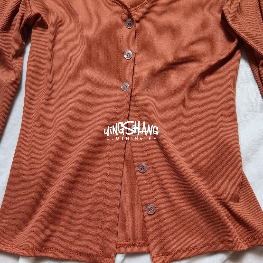BSCO Rust Comfy Longsleeve Top and Pants Coordinates Terno Set (Category: Sets or Coordinates) located in Mandaluyong City. Submitted by yingshangclothingph (Listing ID 1320699461, Image 2). Description: BSCO COMFY TOP AND PANTS Size: Small Fabric: 1x1 Knitted Details: Functional Button Top, Garter Waist Pants Color: Rust *color may vary due to lighting. please manage your expectations MEASUREMENT Bust: 30-34 in Top Length: 21 in Waist: 21-30 in 