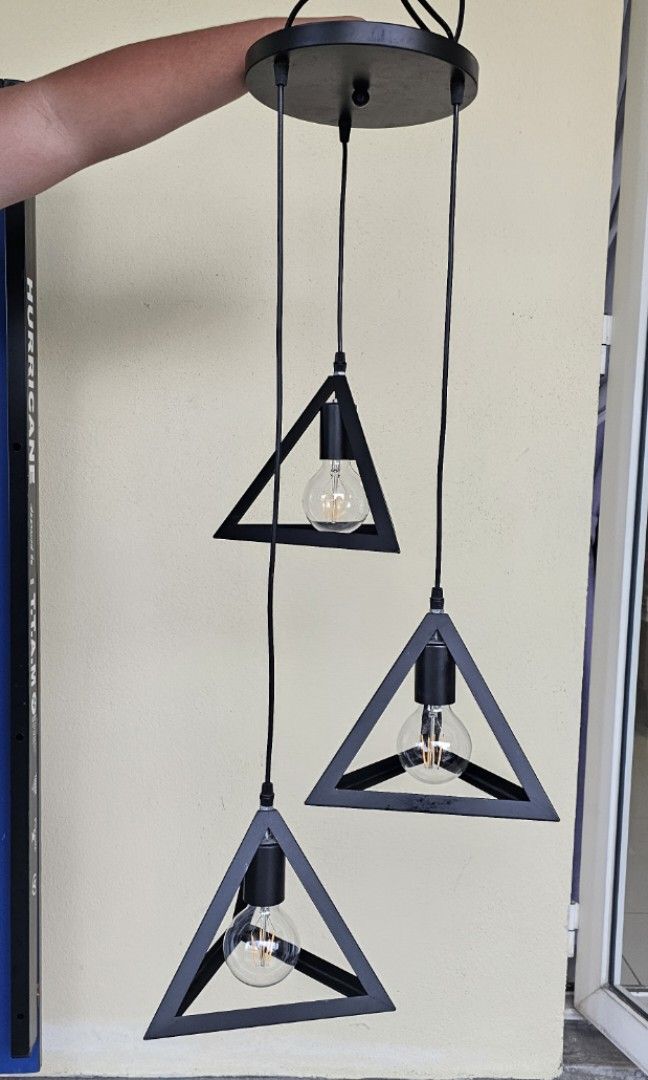 Ceiling light (Category: Lighting) located in Shah Alam. Submitted by wei_14 (Listing ID 1320685422, Image 1). Description: still look new...