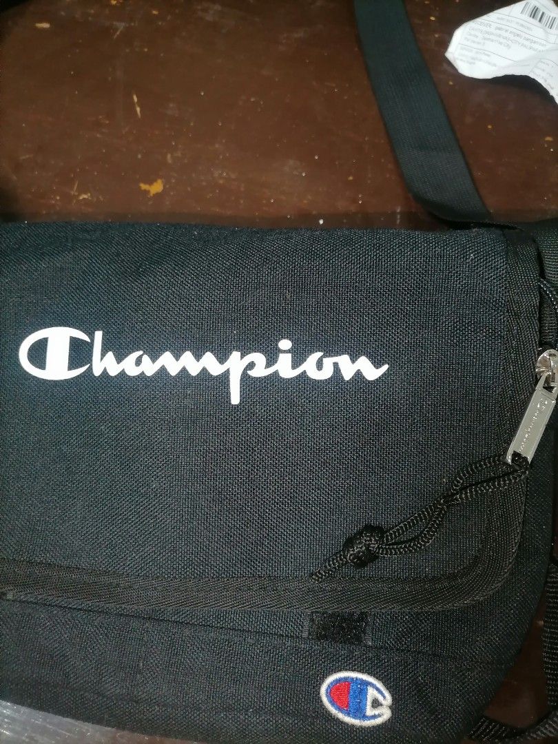 Champion Script Messenger Bag (Category: Sling Bags) located in Cavite. Submitted by peter412 (Listing ID 1320721900, Image 2). Description: Excellent Condition.