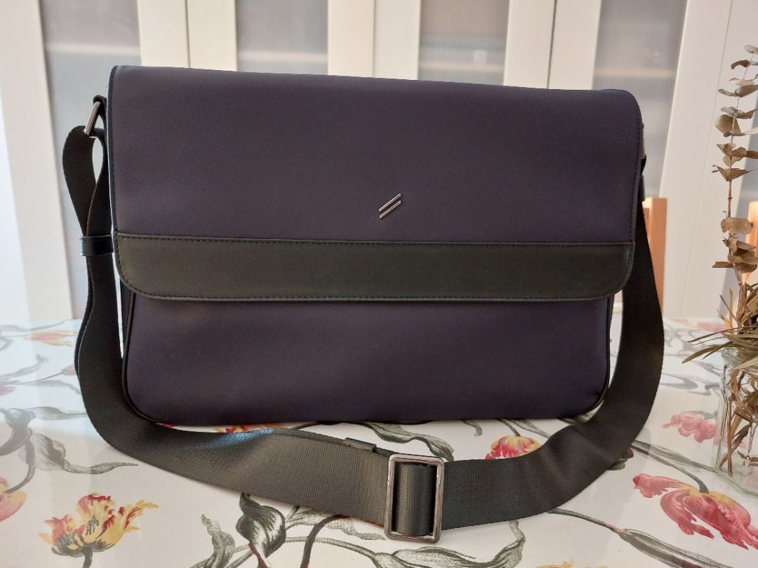 Smart work bag store