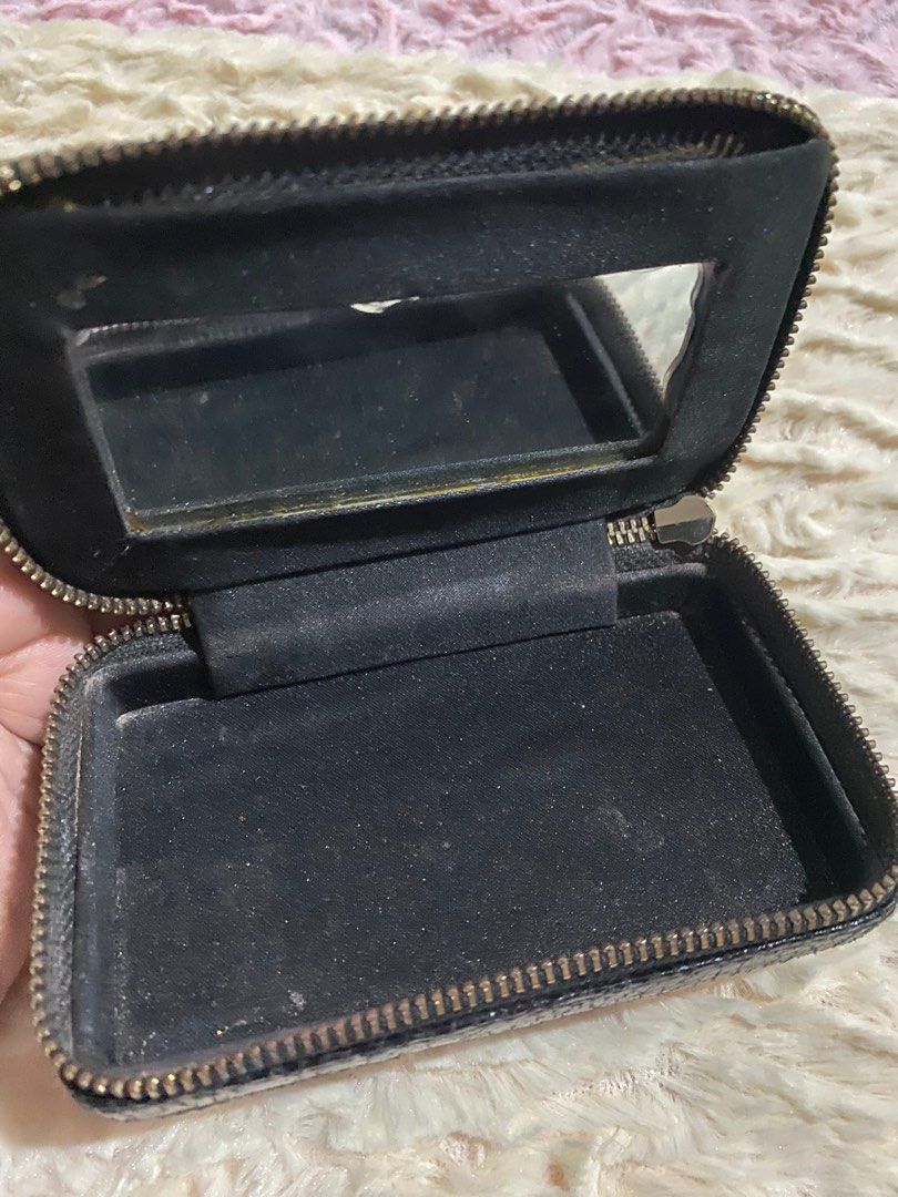 dior case (Category: Luxury Bags & Wallets) located in Antipolo. Submitted by prelovedcloseta (Listing ID 1320710006, Image 2). Description: auth dior case its originally make up pouch but you can use it as lipstick case or card case may need lang idikit sa side .