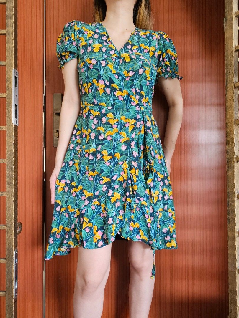 DVF Diane von Furstenberg Silk Wrap Ruffle Dress Fit upto size M