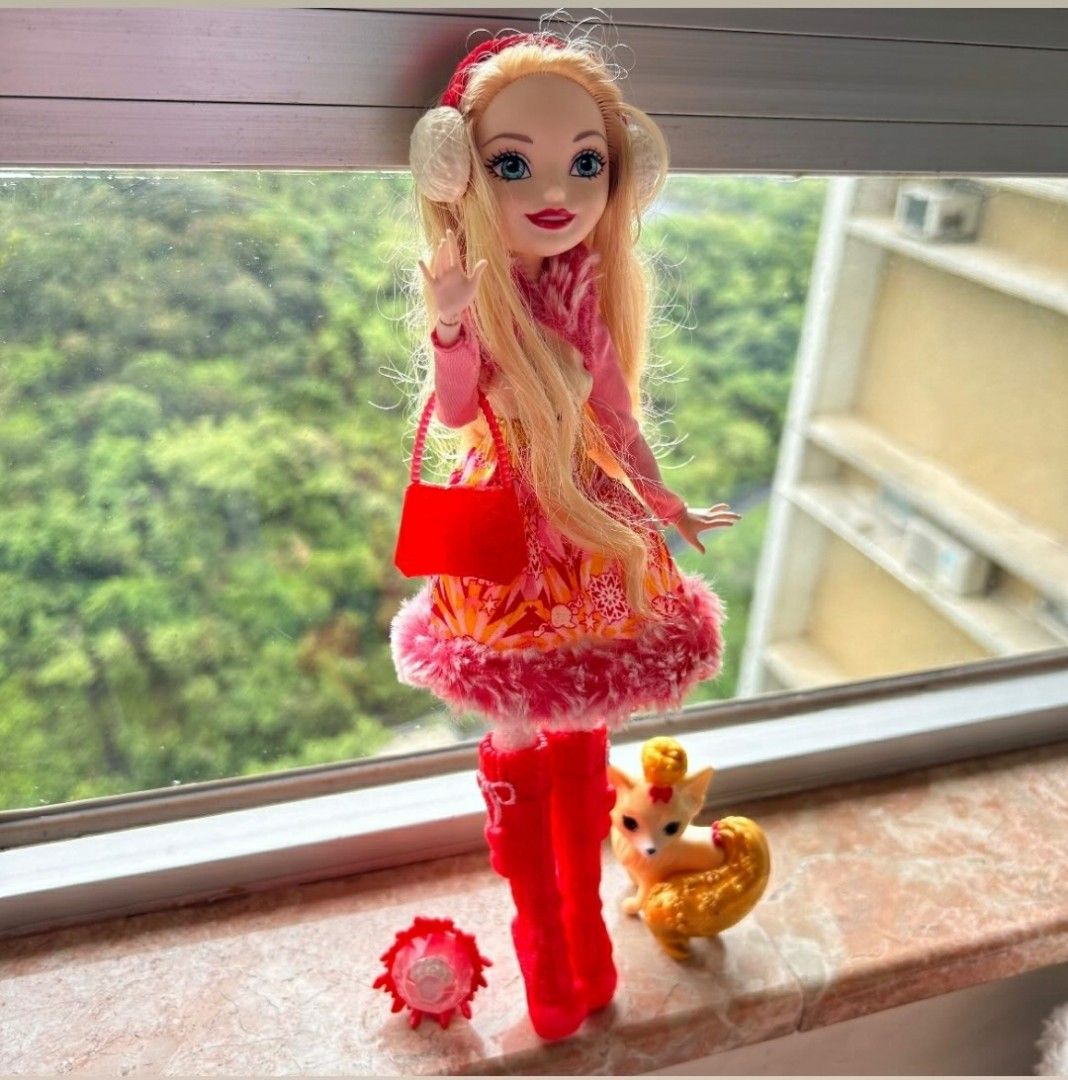 Ever after high epic winter apple white doll Carousell