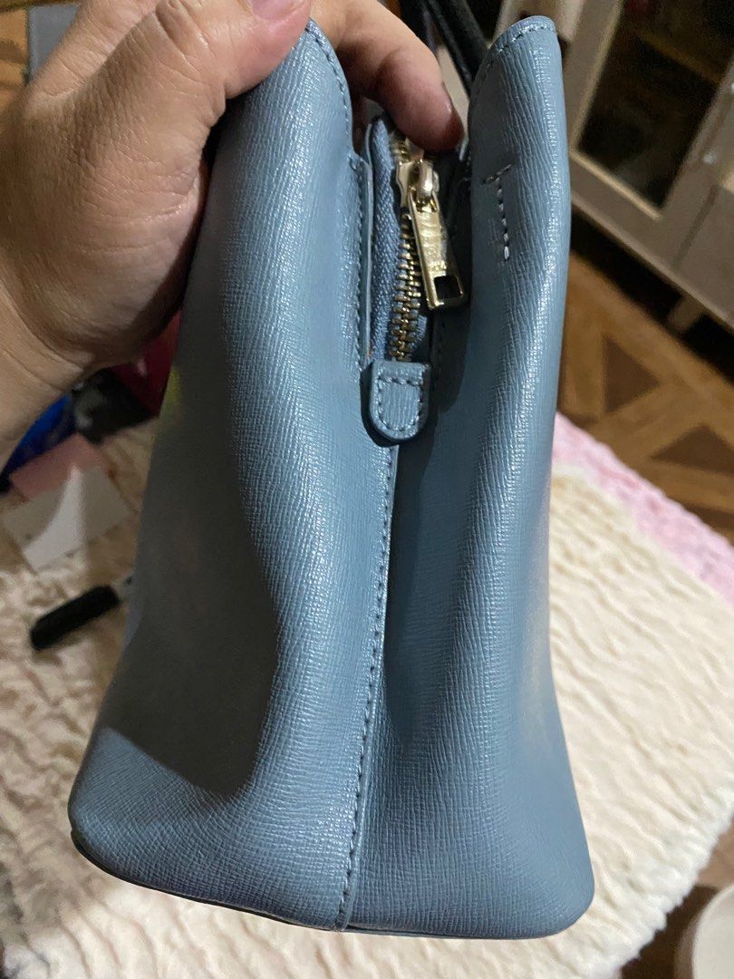 furla bag (Category: Luxury Bags & Wallets) located in Antipolo. Submitted by prelovedcloseta (Listing ID 1320699510, Image 2). Description: auth furla bag handbag also can be a sling bag ( no strap included) preloved issue- may uneven color sa papa and may ink s loob na part( hindi naman makikita to kasi nsa loob, baka kaya pa iwash kay nalang mgtry .