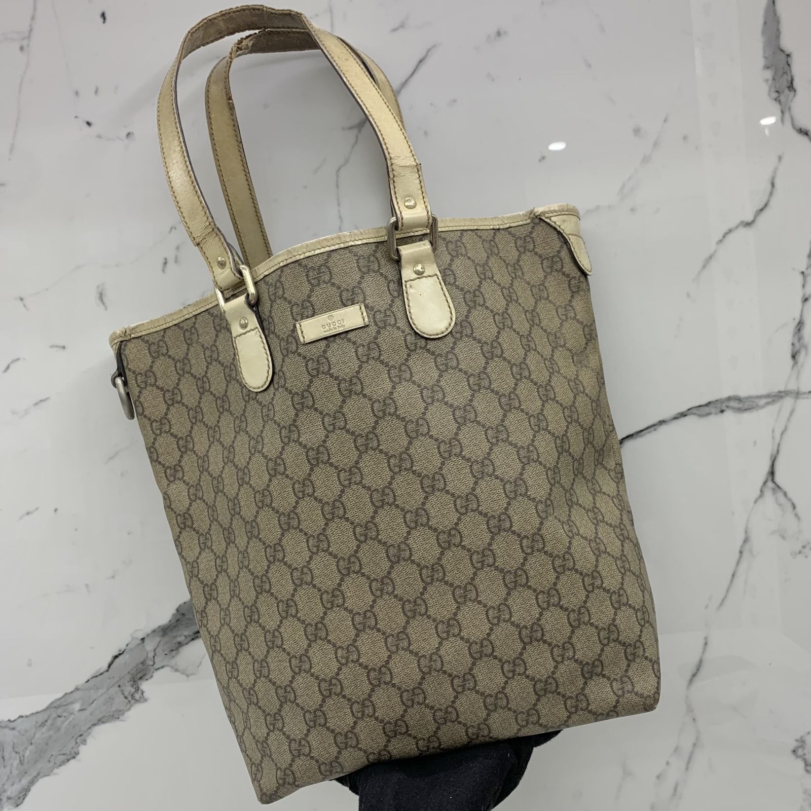 Gucci 189896 sales