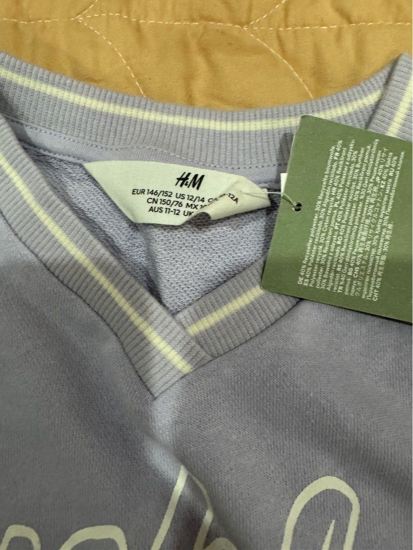 H and M Long sleeves Crop Top (Category: Others Tops) located in Quezon City. Submitted by blezyou (Listing ID 1320659941, Image 3). Description: Brand New For 12 -14 Yo.