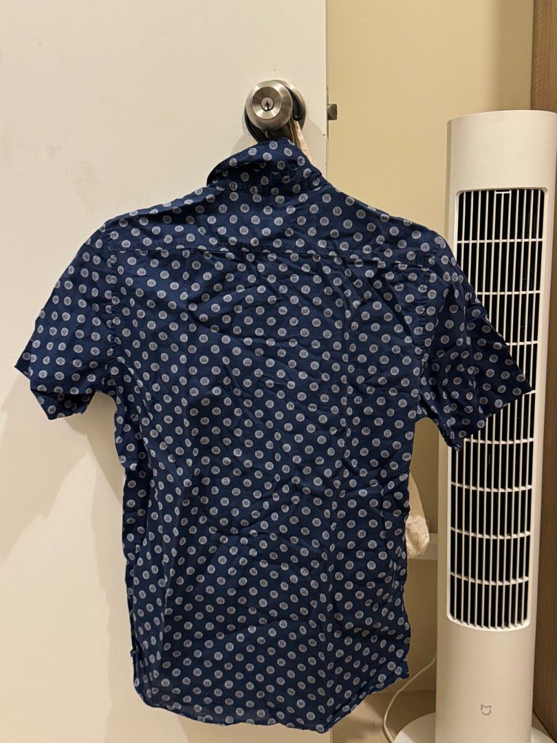 H&M resort shirt / polo (Category: Tshirts & Polo Shirts ) located in Makati City. Submitted by ldpsells (Listing ID 1320729912, Image 3). Description: XS on tag Can do meet-ups in BGC, Ortigas, or Angeles City. Shipping c/o buyer..