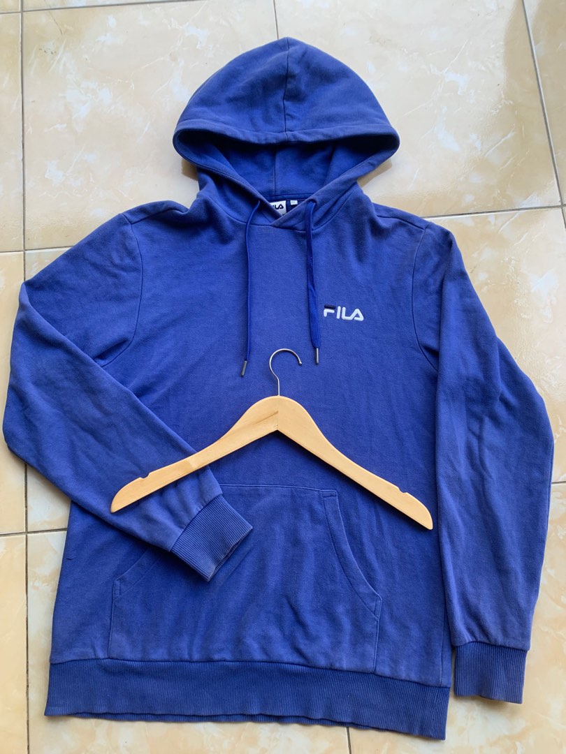 Hoodie brand fila original Fesyen Pria Pakaian Baju Luaran di Carousell