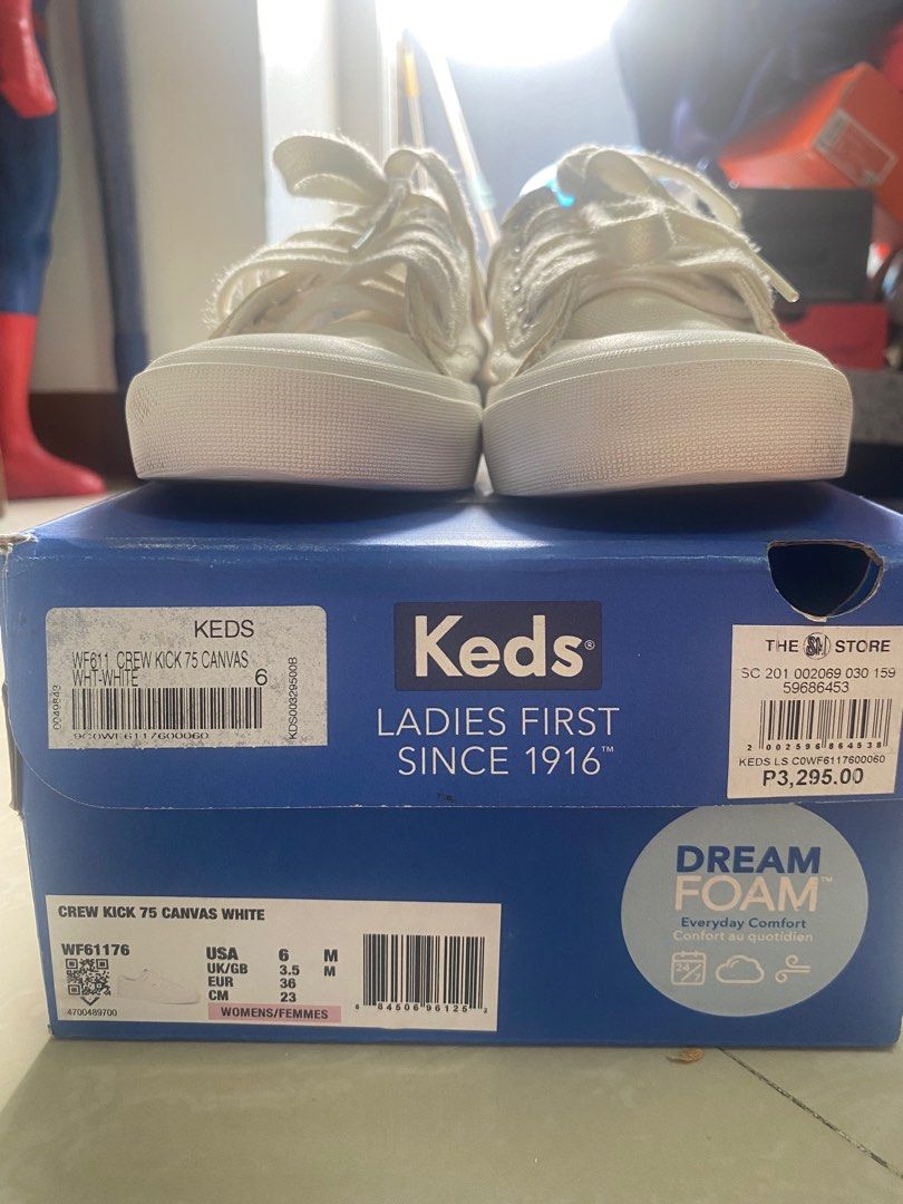 Keds Crew Kick 75 Canvas White (Category: Sneakers) located in Pasay City. Submitted by jcdg7 (Listing ID 1320585895, Image 2). Description: Canvas needs minimal cleaning issue is barely noticeable.