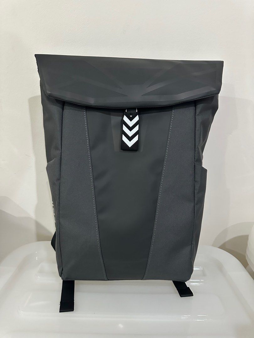 Lenovo Legion 16" Gaming Backpack GB400 (Category: Backpacks) located in Quezon City. Submitted by durben.joun (Listing ID 1320587110, Image 1). Description: Brand New Never Used.