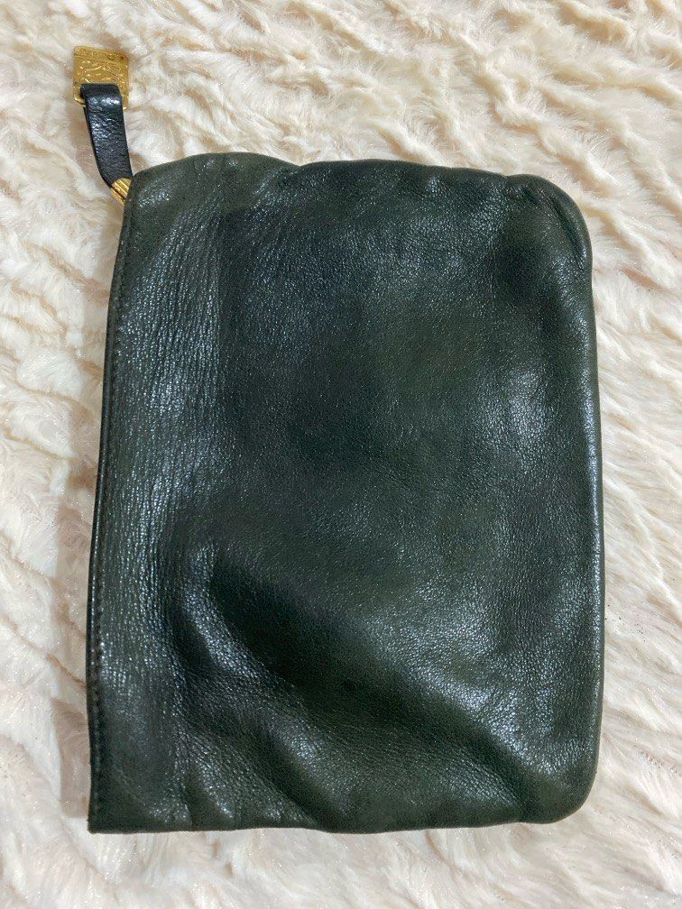 loewe pouch (Category: Luxury Bags & Wallets) located in Antipolo. Submitted by prelovedcloseta (Listing ID 1320722059, Image 2). Description: auth loewe pouch preloved issue sa interior bakbak na perp you just wash it ma remove na yan..