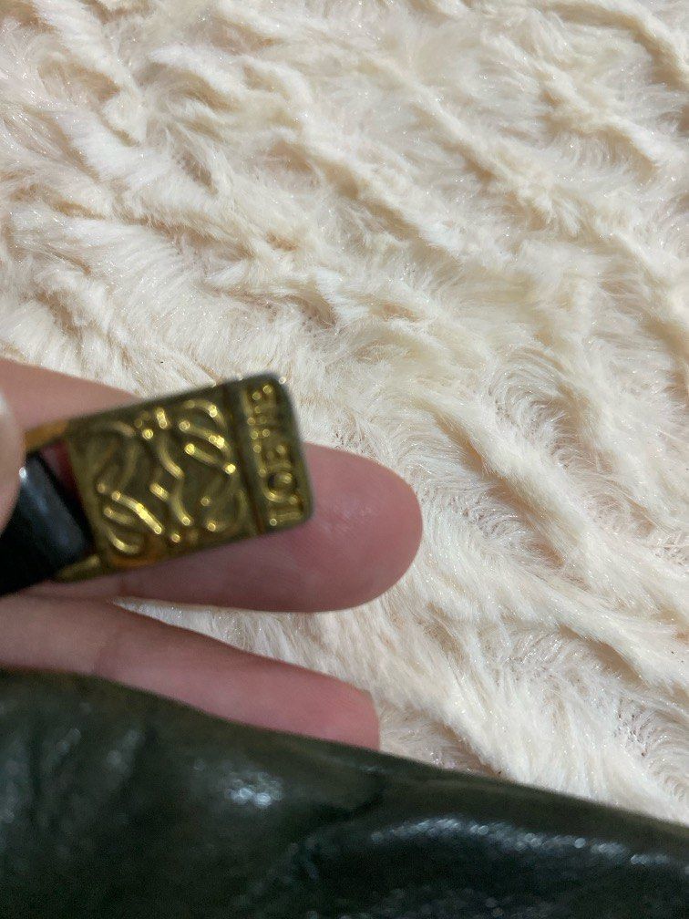 loewe pouch (Category: Luxury Bags & Wallets) located in Antipolo. Submitted by prelovedcloseta (Listing ID 1320722059, Image 3). Description: auth loewe pouch preloved issue sa interior bakbak na perp you just wash it ma remove na yan..
