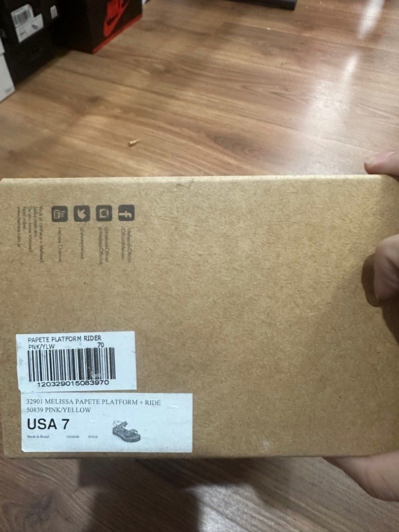 Melissa papete platform + rider (Category: Sandals) located in San Juan City. Submitted by jerliu (Listing ID 1320661533, Image 3). Description: Melissa Papete Platform + Rider Used but not abused. Just needs cleaning Complete with box Size 7.