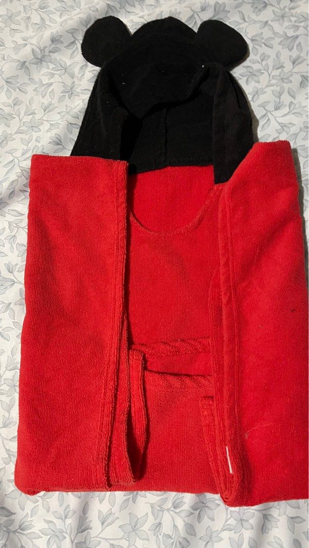 Disney Mickey Mouse Bath Towel for Kids (Category: Other Baby Bathing & Changing Needs) located in Baguio. Submitted by claudnibela (Listing ID 1320641751, Image 1). Description: Disney Mickey Mouse Red & Black Measurement (inches): Width: 24" Length: 48".