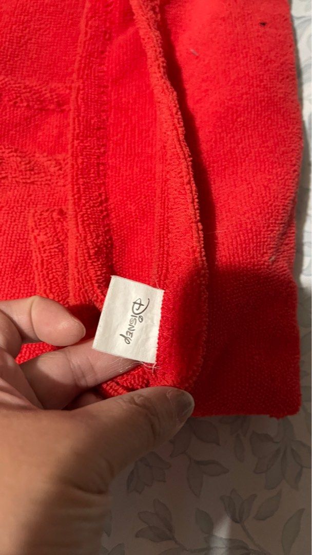Disney Mickey Mouse Bath Towel for Kids (Category: Other Baby Bathing & Changing Needs) located in Baguio. Submitted by claudnibela (Listing ID 1320641751, Image 3). Description: Disney Mickey Mouse Red & Black Measurement (inches): Width: 24" Length: 48".