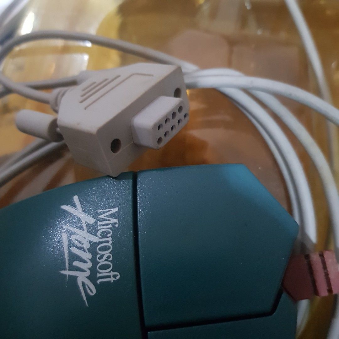 Microsoft Mouse Authentic with Box (Category: Mouse & Mousepads) located in Paranaque City. Submitted by vintagepopsicle (Listing ID 1320577279, Image 3). Description: Untested because we don't have the serial connectivity to test it with. Looks well taken cared of and comes with box and manuals. For display or mancave collection. Sold As Is only Gcash and then we Lalamove.