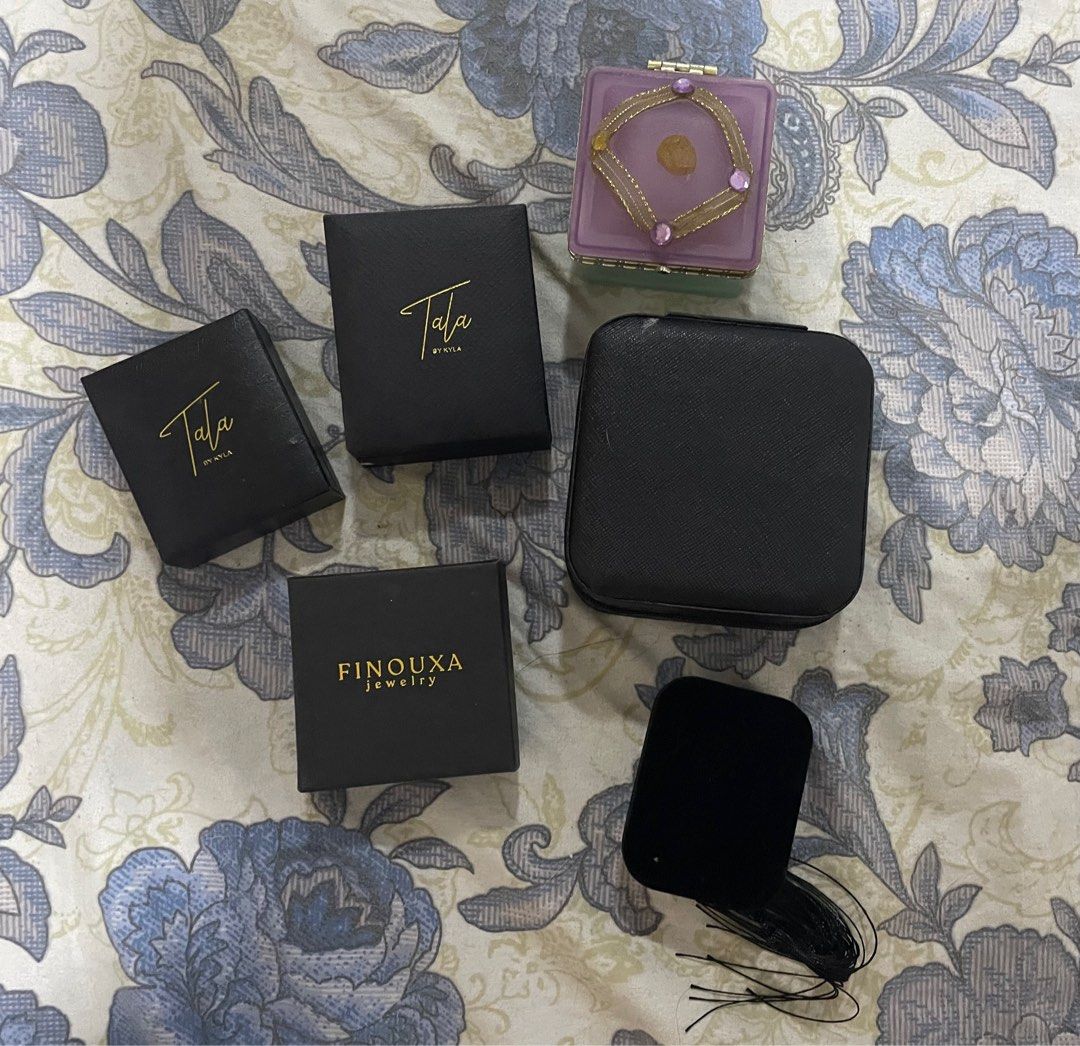 Necklace Jewelry Box Organizer (Category: Accessory Holder, Box & Organizers) located in Manila. Submitted by adrchn (Listing ID 1320713897, Image 1). Description: 20 php each Take all for 100 pesos Good for packaging/ gift packaging Rfs: decluttering, has new jewelry organizer.