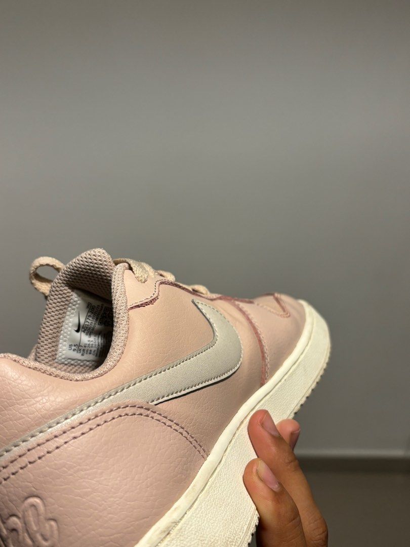 Nike ebernon pink top