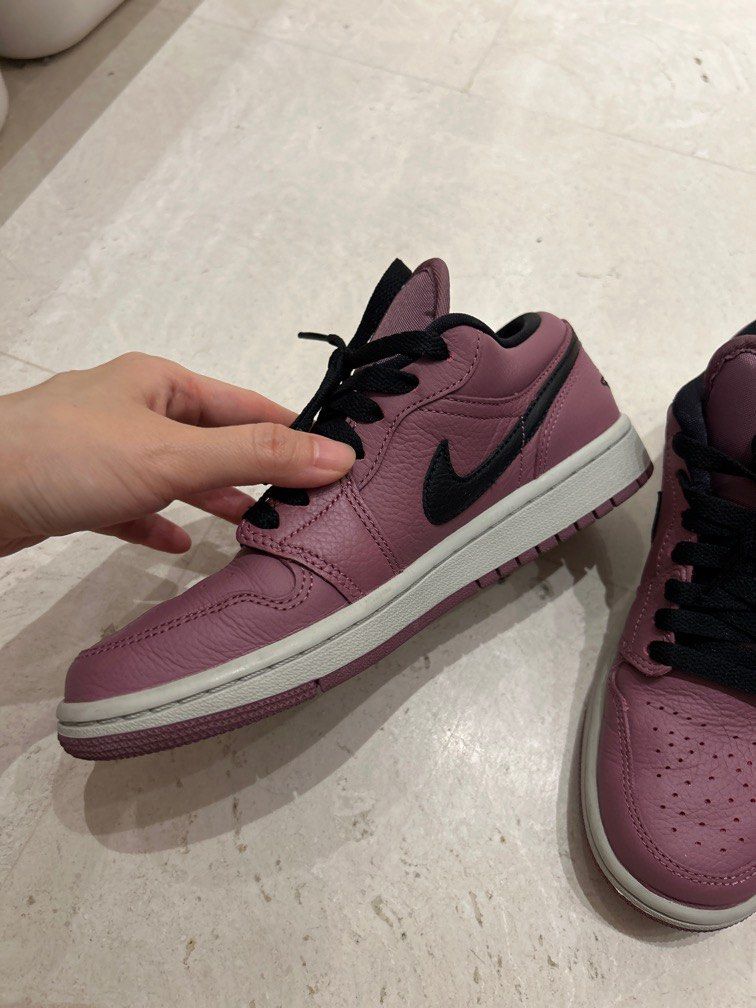 Ladies purple nikes shop
