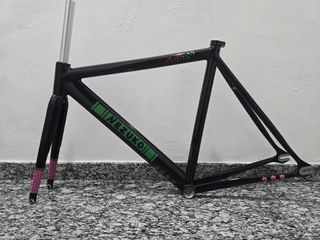 (Category: ) located in . Submitted by ratassbikeshop (Listing ID 1320757755, Image 1). Description: .