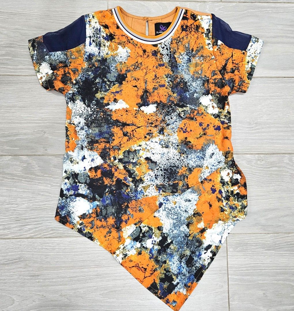 PLAINS&PRINTS Blouse (Category: Blouses) located in Quezon City. Submitted by declutteritemsxx (Listing ID 1320703754, Image 1). Description: used 2x.