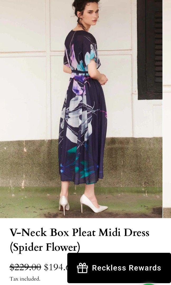 Reckless Ericka V-Neck Box Pleat Midi Dress (Spider Flower