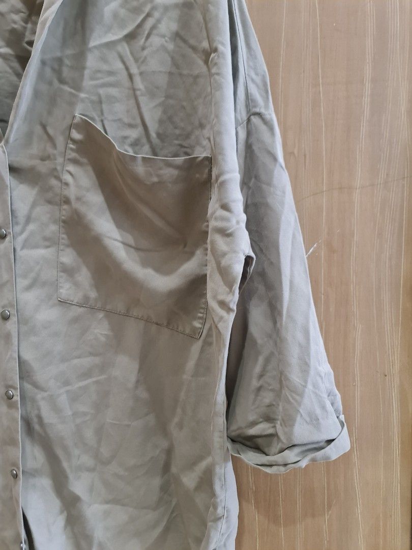 S Zara TRF Blouse (Category: Blouses) located in Quezon City. Submitted by fp332 (Listing ID 1320713561, Image 3). Description: .