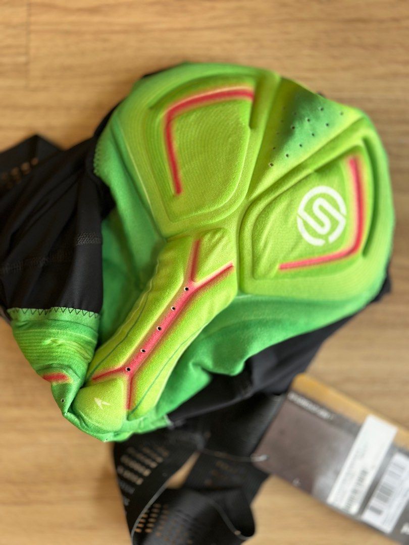 SKINS Cycling Bib Shorts Size Small, Men's Fashion, Activewear on