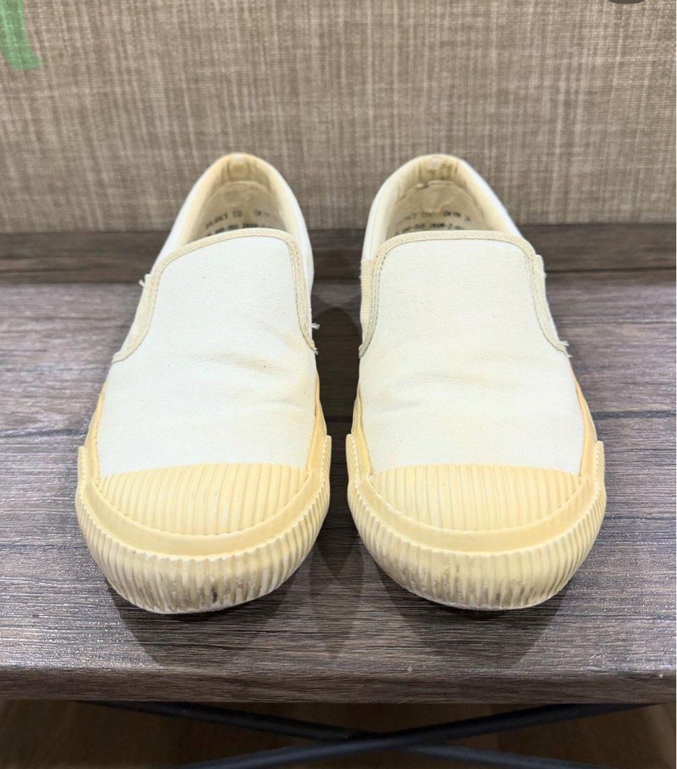 Slip on PARADISE RUBBER ATHLETIC SHOES Men s Fashion Footwear Sneakers on Carousell