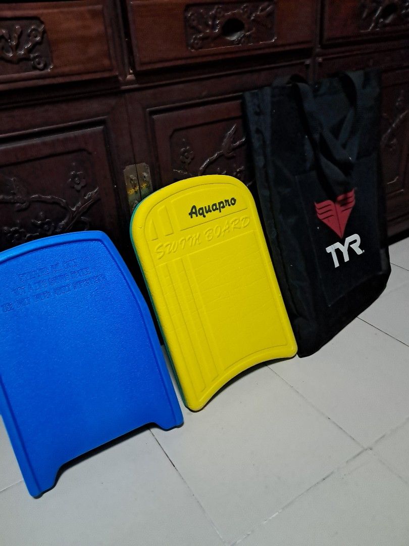 Swimming float (Category: Water Sports) located in Singapore. Submitted by johnny562 (Listing ID 1320711890, Image 2). Description: great for beginners who are learning to swim barely used as learnt swimming quite fast selling 3 for 20 the bag is extremely useful lightweight and big.