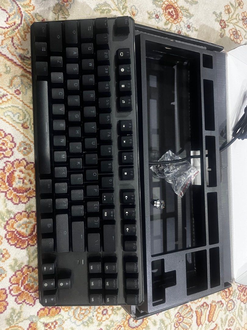 Techware Phantom (Category: Computer Keyboard) located in Kuala Lumpur. Submitted by namyazaman (Listing ID 1320696577, Image 1). Description: Techware Phantom Rm 80 (nego till letgo) Condition 8/10 Everything work fine Rarely use Reason : Cleae store Cod Kl nearby .