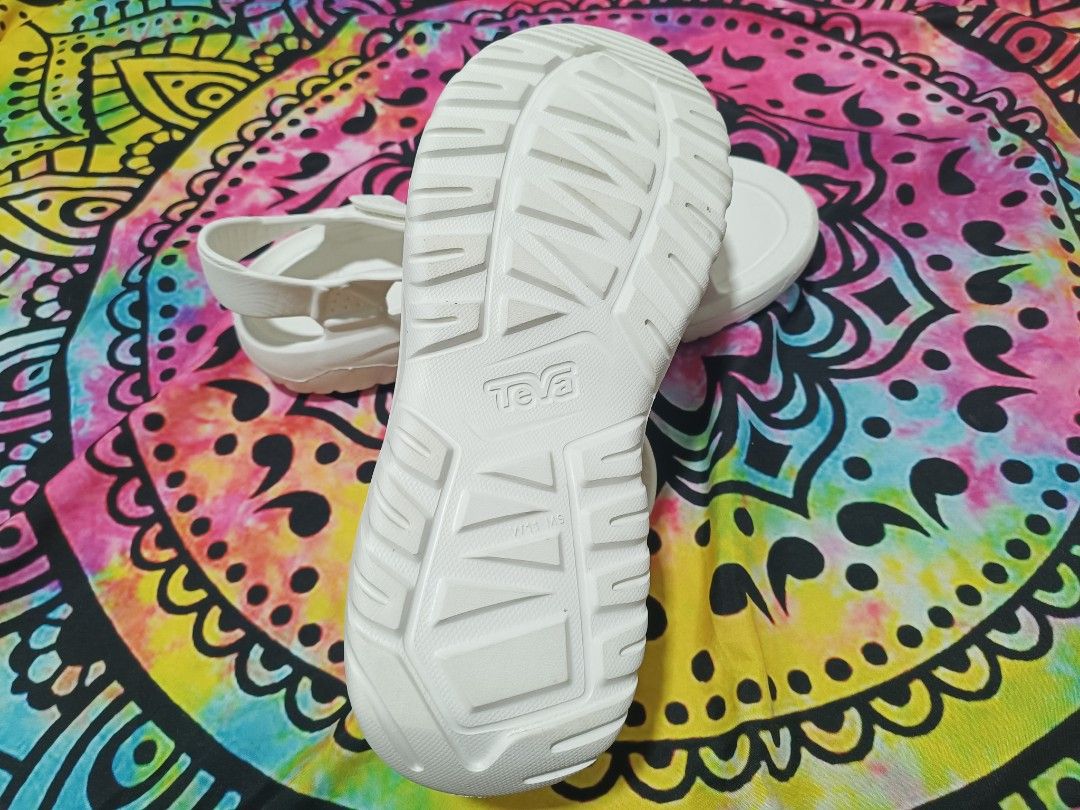 TEVA HURRICANE DRIFT OUTDOOR WATERPROOF SANDALS (Category: Sandals) located in Bacoor. Submitted by secretsup (Listing ID 1320619031, Image 2). Description: 📈 TEVA HURRICANE DRIFT OUTDOOR WATERPROOF SANDALS SIZE : MENS 9 (FIT TO 10) WOMENS 11 600 PLUS SF USED BUT NOT ABUSE.