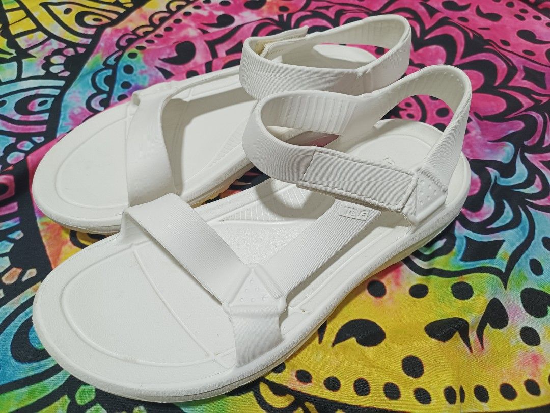 TEVA HURRICANE DRIFT OUTDOOR WATERPROOF SANDALS (Category: Sandals) located in Bacoor. Submitted by secretsup (Listing ID 1320619031, Image 3). Description: 📈 TEVA HURRICANE DRIFT OUTDOOR WATERPROOF SANDALS SIZE : MENS 9 (FIT TO 10) WOMENS 11 600 PLUS SF USED BUT NOT ABUSE.