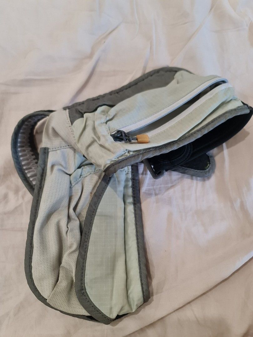 The North Face Waist/Running belt (Category: Belt bags, Clutches and Pouches) located in Quezon City. Submitted by fp332 (Listing ID 1320714769, Image 1). Description: .