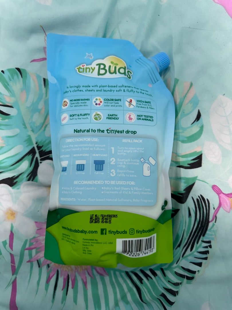 Tiny Buds Natural Baby Fabric Softener 850ml (Category: Other Baby Bathing & Changing Needs) located in Manila. Submitted by eri-sechan61 (Listing ID 1320746379, Image 2). Description: Classic Scent.