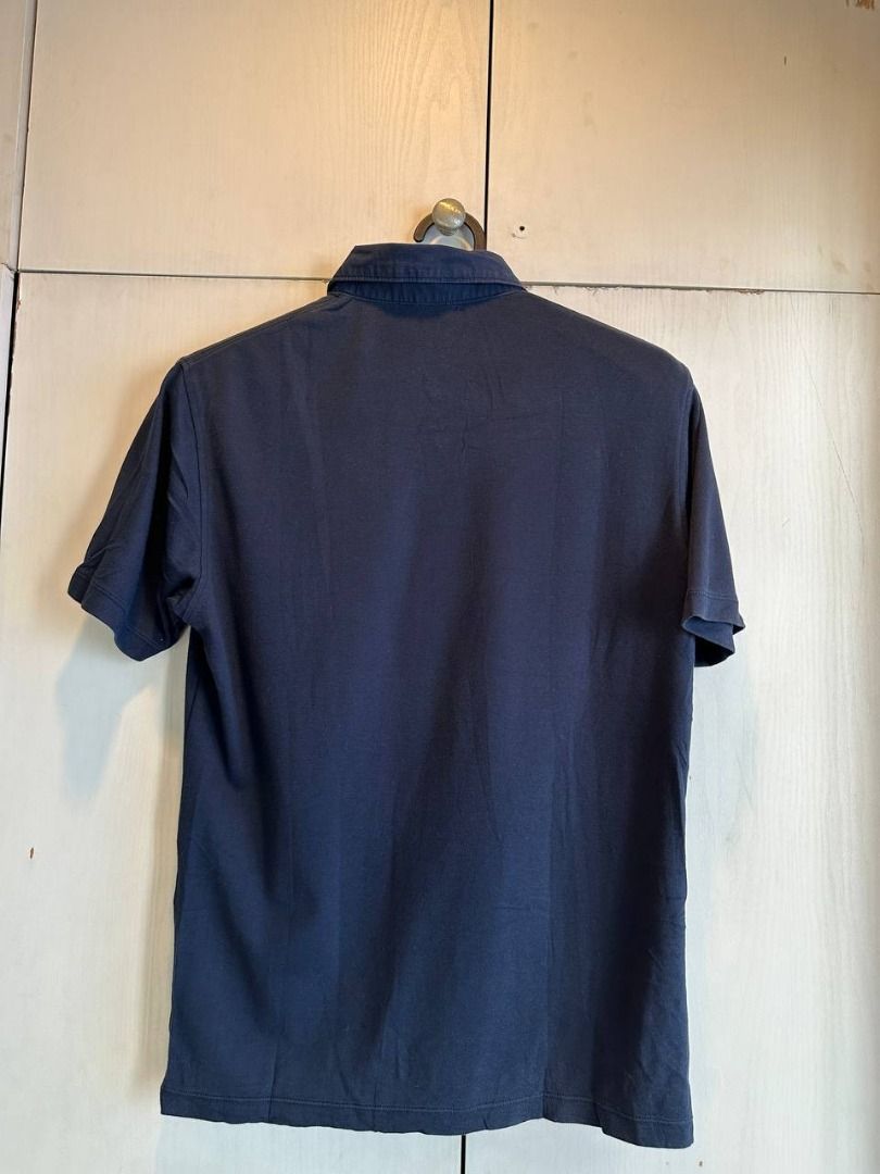 Uniqlo Airism Polo Navy Medium (Category: Tshirts & Polo Shirts ) located in Quezon City. Submitted by letsgoyego (Listing ID 1320650047, Image 2). Description: Uniqlo Airism Polo Navy Medium W 19.5 L 25(with singe) Good condition, no issues color rate 9/10 PHP 399 .