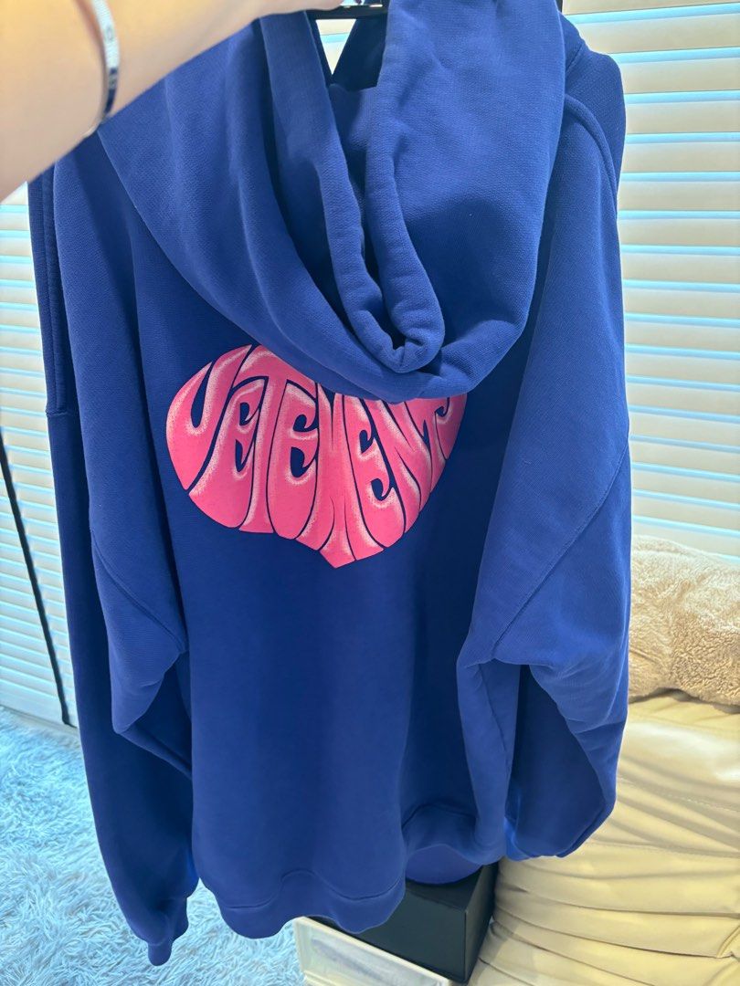 Vetements logo hoodie on sale