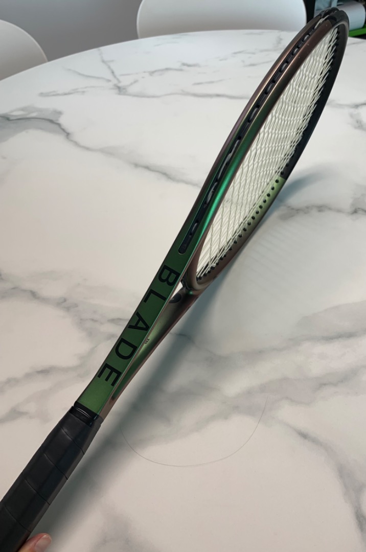 Wilson Blade 98 V8 Limited Edition (2 rackets), 運動產品, 運動與體育, 運動與體育 - 球拍 ...