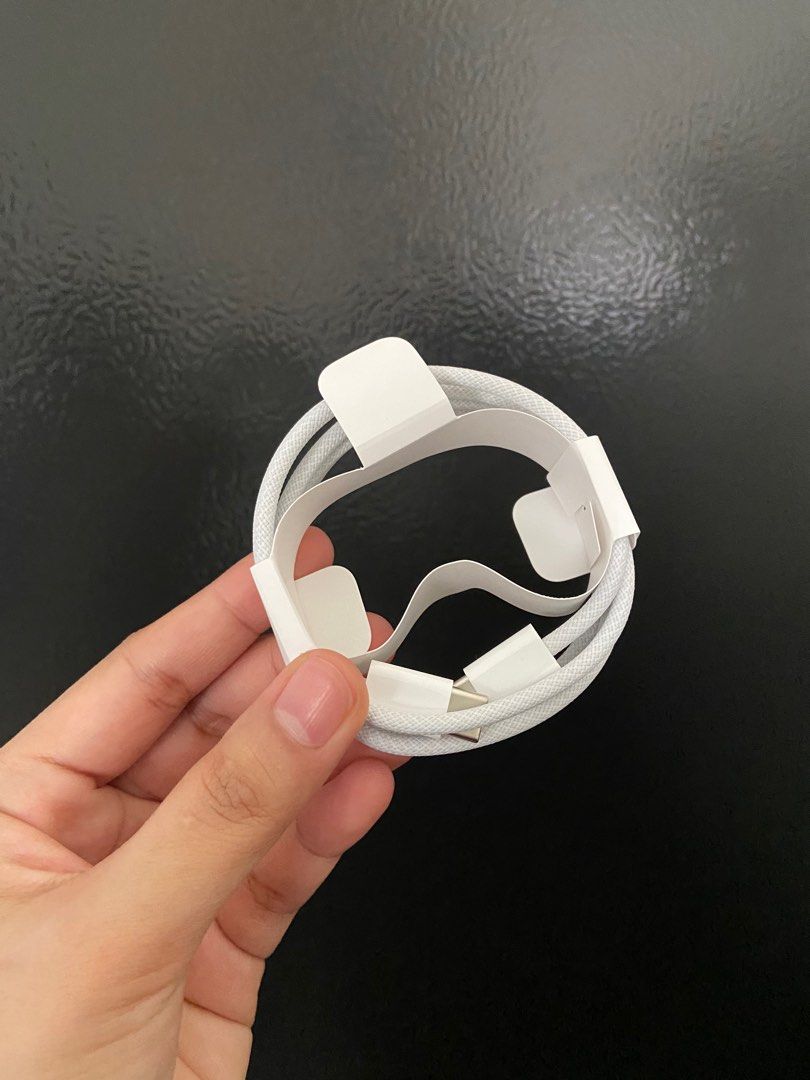 100% original apple USB-C cable 1m (Category: Chargers & Cables) located in Cavite. Submitted by hellocari (Listing ID 1320814184, Image 3). Description: • bought at apple flagship store orange app for P1,190 last 8.8 sale • not compatible with my iphone • 100% original and brand new. never used.