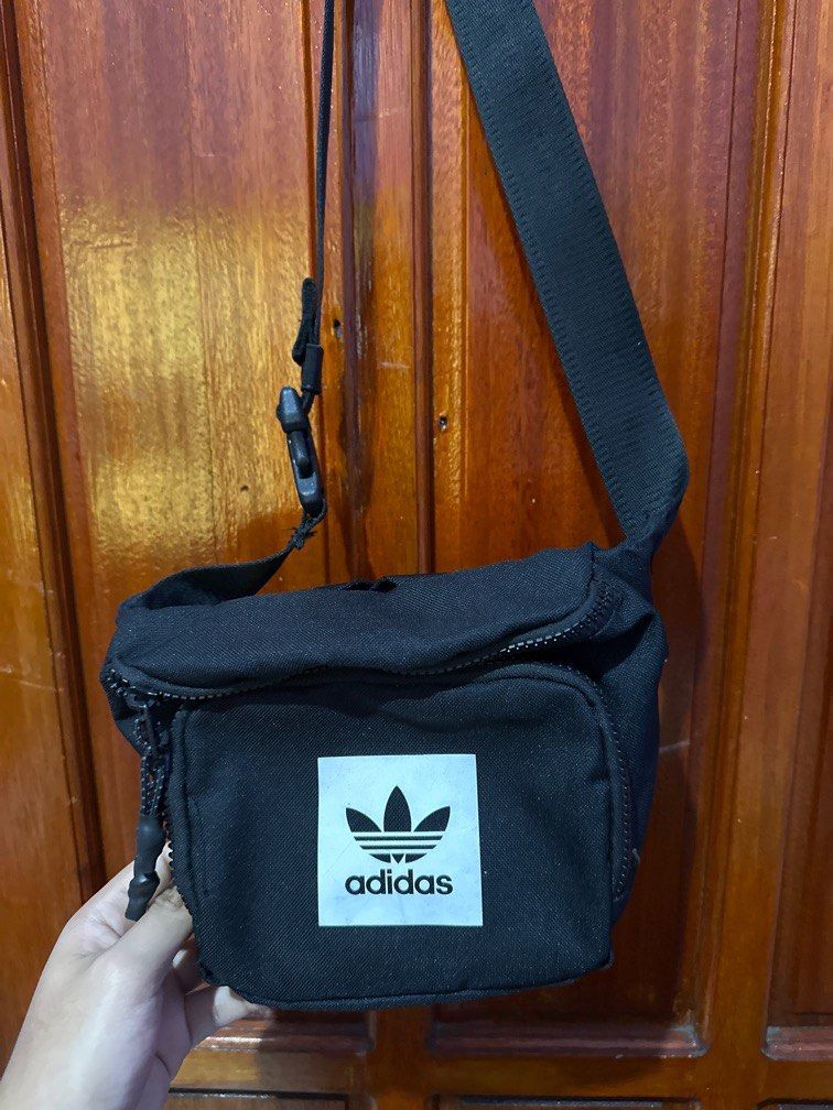 Adidas Bag (Category: Sling Bags) located in Mangaldan. Submitted by batrinabryan13 (Listing ID 1320795376, Image 1). Description: Rfs: decluttering .