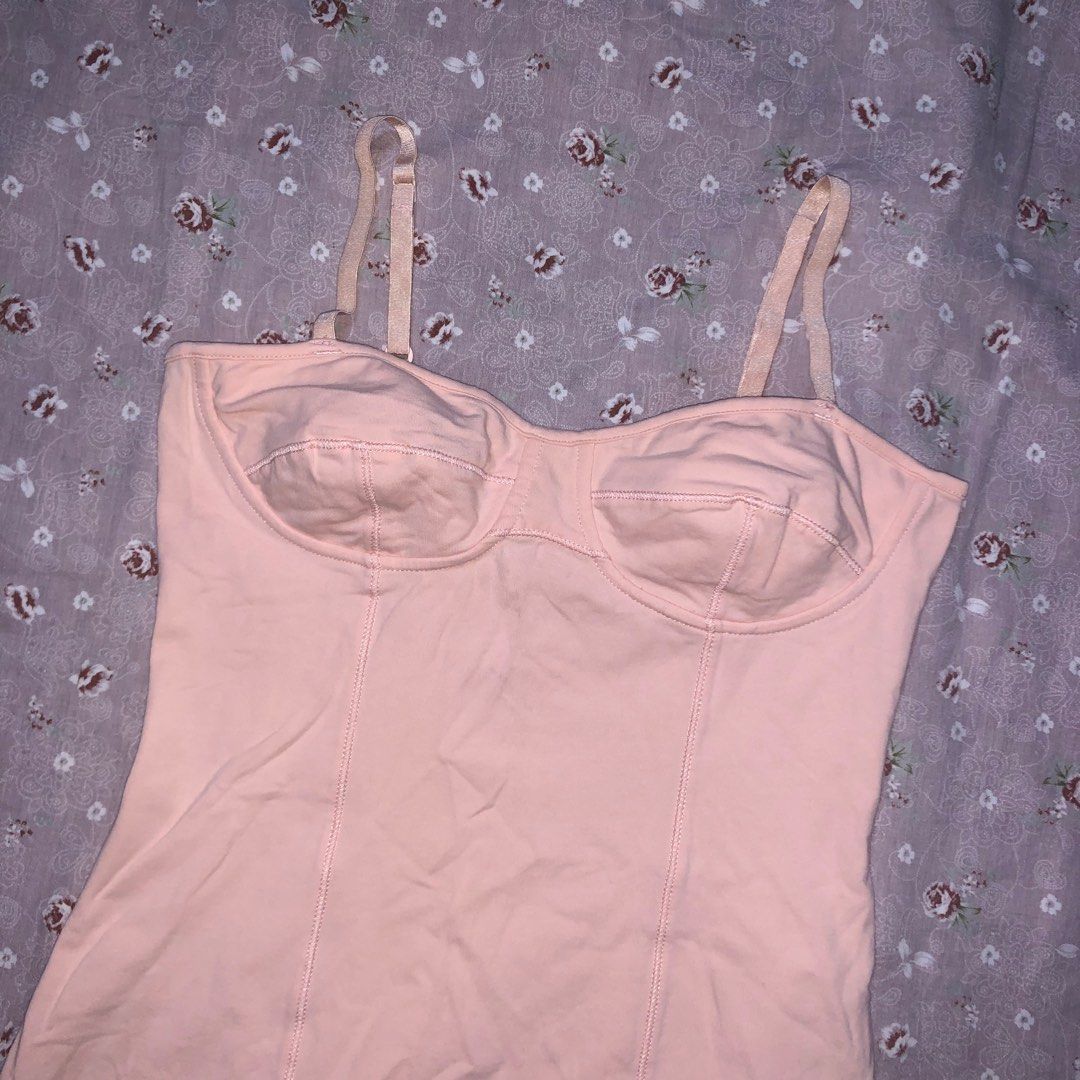 Aritzia talula bustier sexy corset top (Category: Sleeveless) located in Marikina City. Submitted by prttypieces (Listing ID 1320891382, Image 2). Description: - no actual ww - the last three posted ww inspo pictures are from depop in diff color of talula in pink printed top .