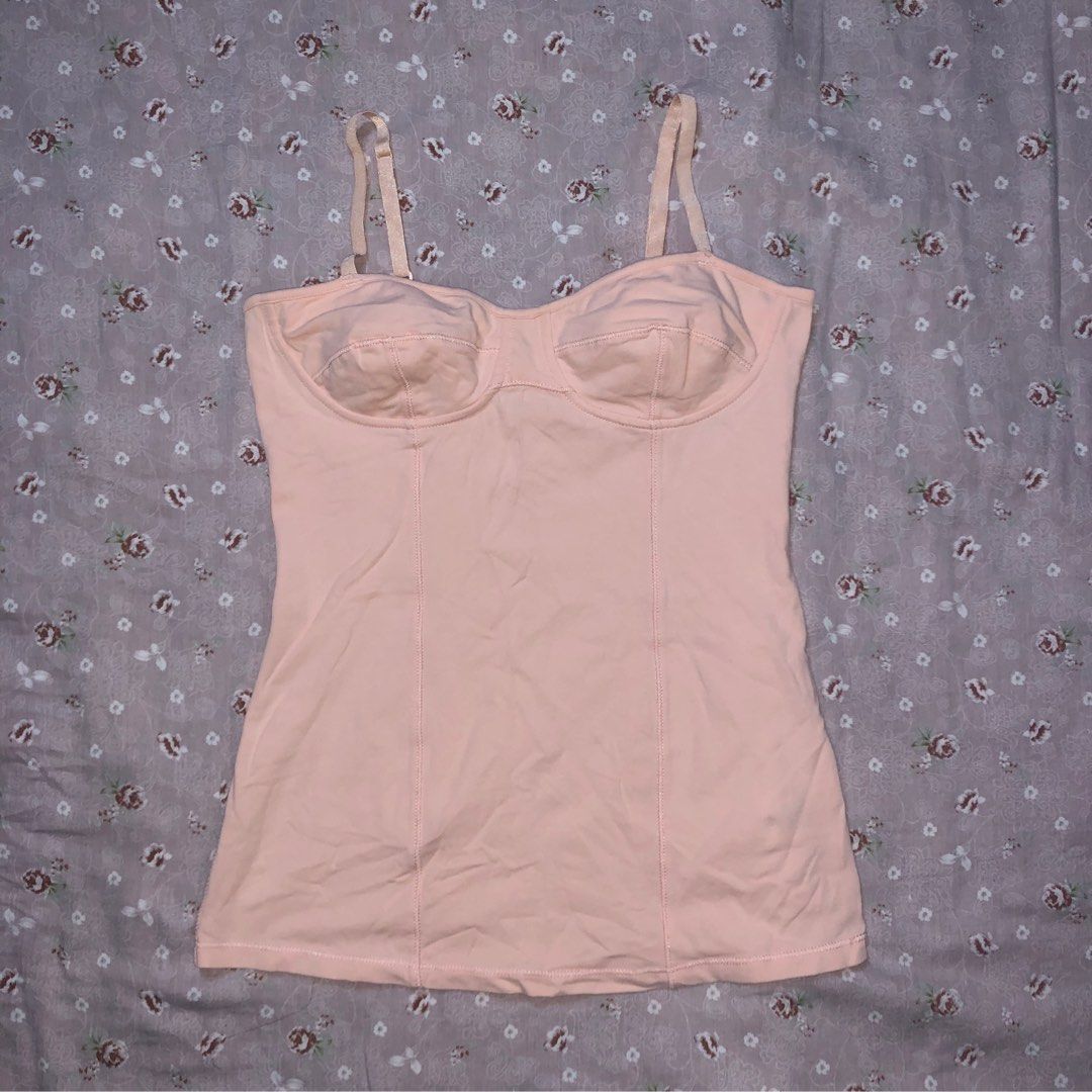 Aritzia talula bustier sexy corset top (Category: Sleeveless) located in Marikina City. Submitted by prttypieces (Listing ID 1320891382, Image 1). Description: - no actual ww - the last three posted ww inspo pictures are from depop in diff color of talula in pink printed top .