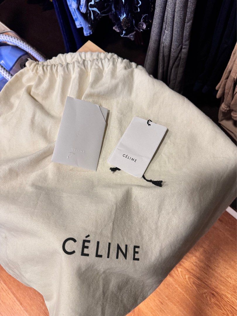 Authentic Celine vertical cabas bicolor bag (Category: Luxury Bags & Wallets) located in Manila. Submitted by kiksprot (Listing ID 1320542751, Image 2). Description: Authentic With original tags, cards and dustbag. In very good condition. No returns unless proven fake. .