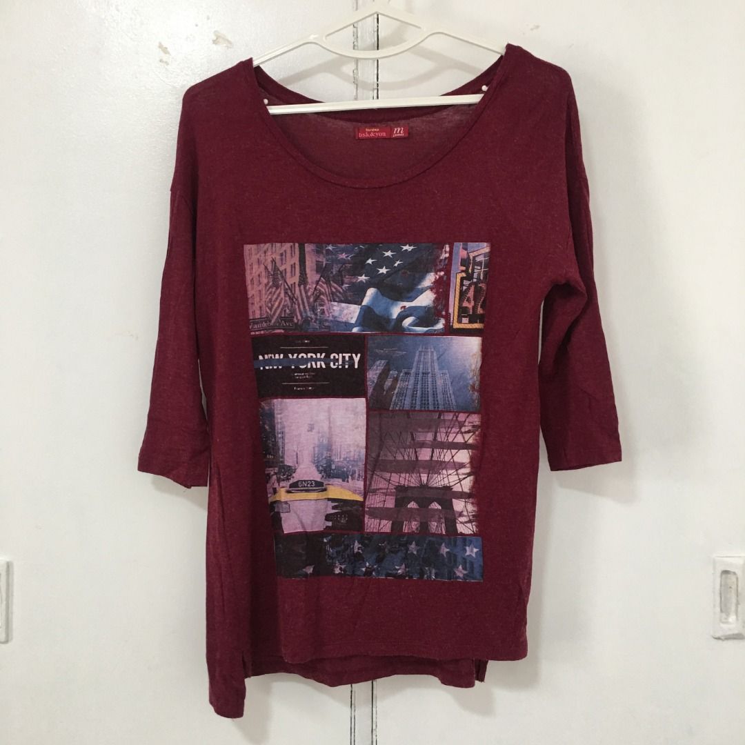 Bershka Graphic Shirt (M) (Category: Shirts) located in Rizal. Submitted by tricia_carousel (Listing ID 1320817657, Image 2). Description: Original Price: 1,000+ High-quality fabric and style 🛍 All items are authentic & owned by me ❌ No lowballers please 🛵 Buyer shoulders shipping fee 🍀 Payment via Gcash/BPI No when-worn photo, sorry! RFS: Decluttering Happy shopping! Credits to https://www.aeropostale.com/ for photo peg (photo #1).