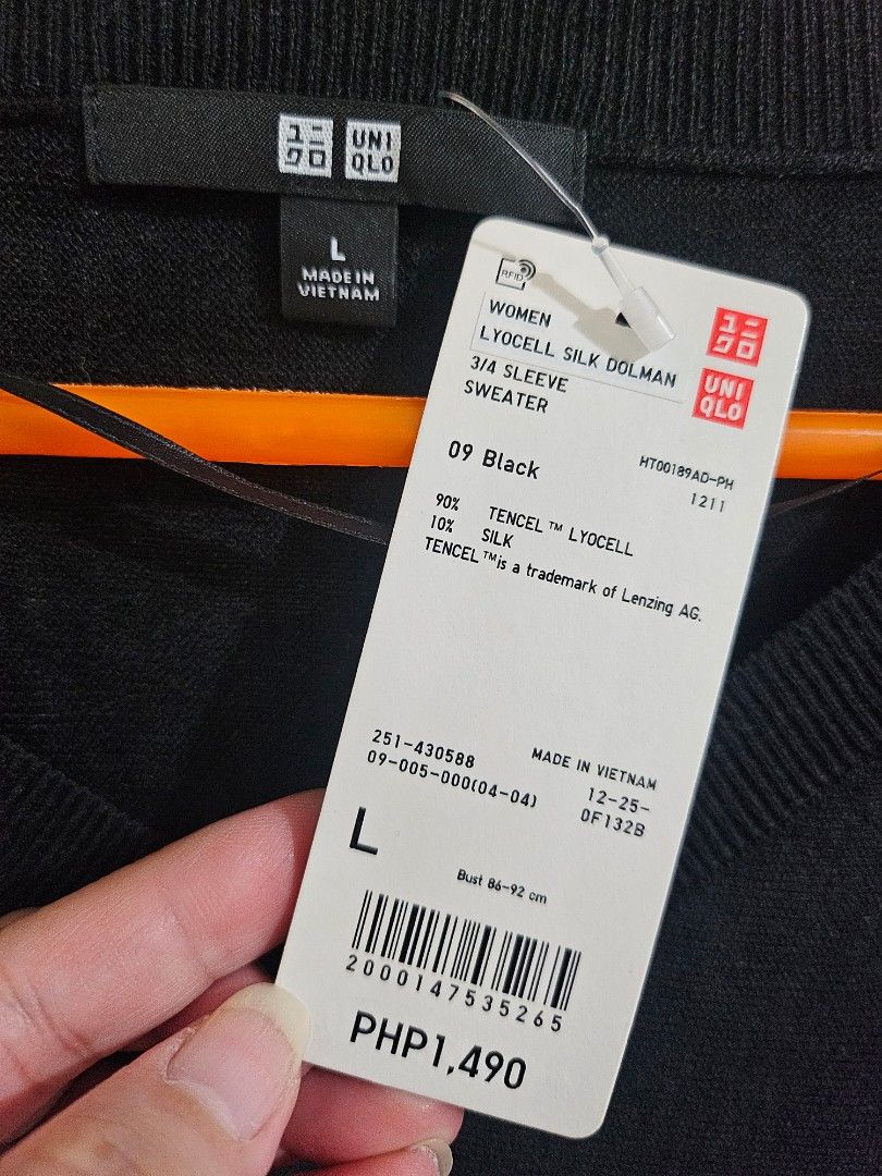 Black 3/4 Sleeves Sweater for Womens (Category: Longsleeves) located in Manila. Submitted by aituy (Listing ID 1320868907, Image 3). Description: ✅️ Onhand ready to ship ✅️ Original and authentic ✅️ 100% Brand new ‼️ bought when I loose weight but not worn RFS : No longer fits me 🫣🤭 • Size : Large only • Color : Black • Original Price: P1,490 ⚠️‼️SALE PRICE : P300‼️⚠️ 📍 Location: Sta. Cruz, Manila ✔️ MOP: Bank Transfer, GCash or Paymaya only ❌