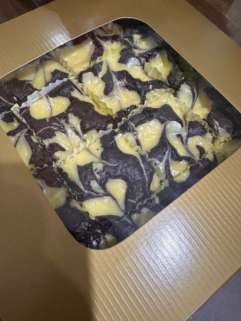 Brownies withe cheesecake (Category: Homemade Bakes) located in Muntinlupa City. Submitted by camotepie (Listing ID 1320948090, Image 2). Description: Brownies with cheesecake This is for pre-order. MOP: GCash Shipping: Lalamove only Location: Muntinlupa .
